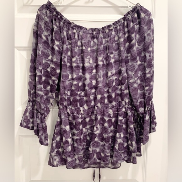 Alice + Olivia Camilla Print Silk Blouson Top - Picture 4 of 12